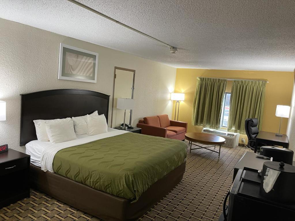 Quality Inn Vincennes Exterior photo