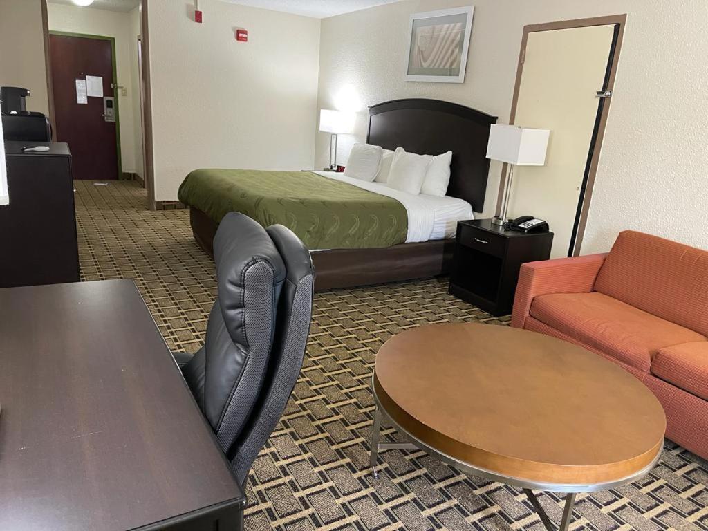 Quality Inn Vincennes Exterior photo